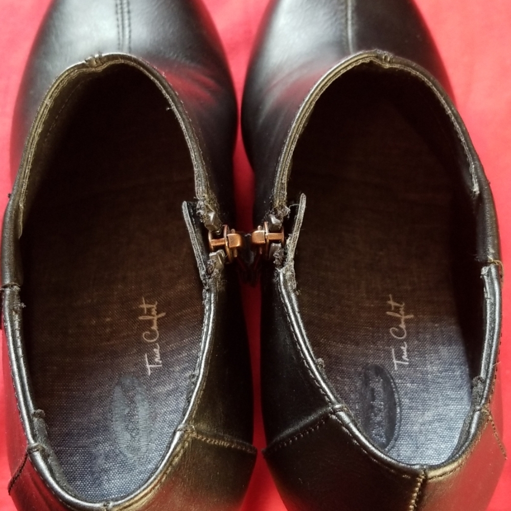 Dr. Scholls bootie wedges. - Picture 4 of 8